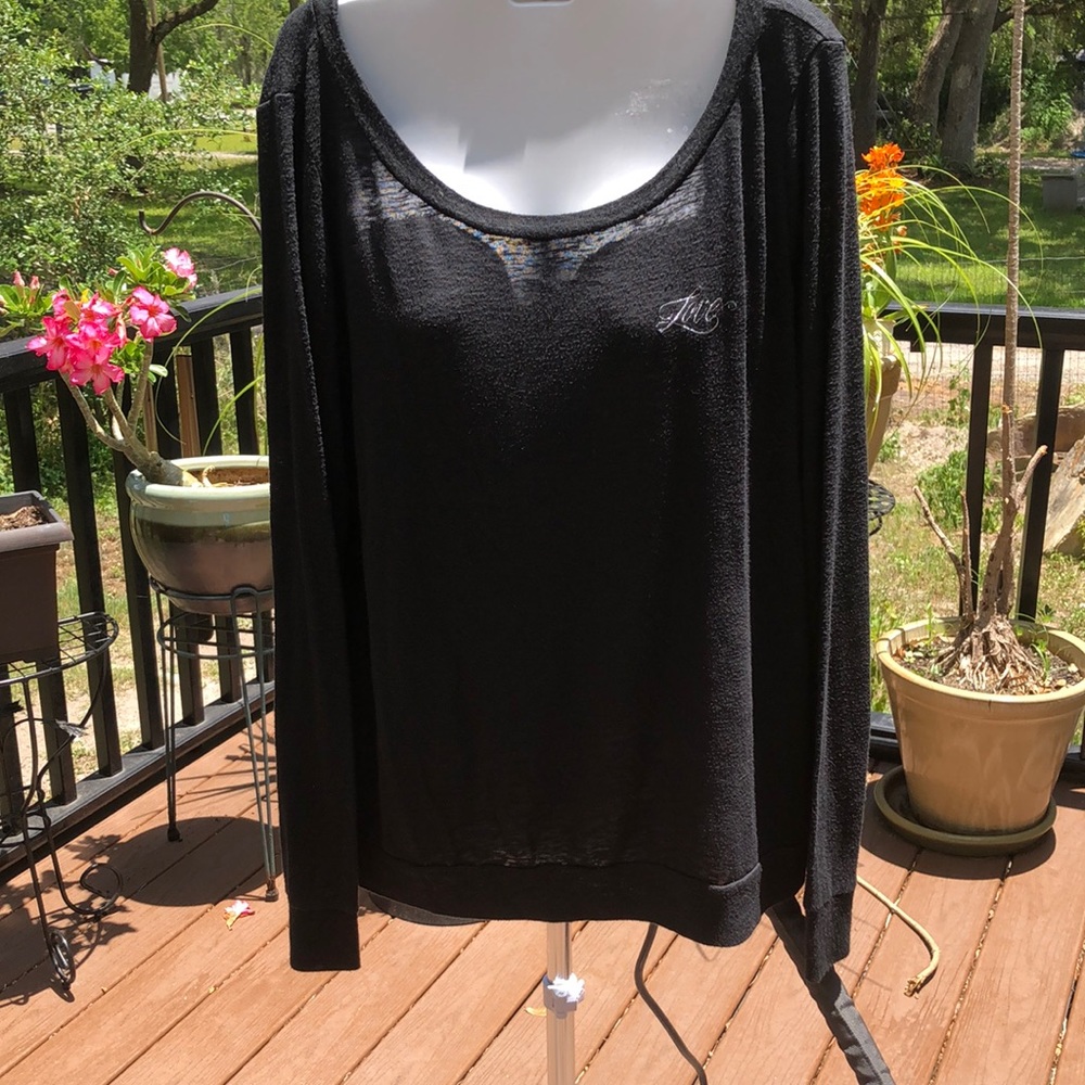 Victoria’s Secret long sleeved T-shirt M